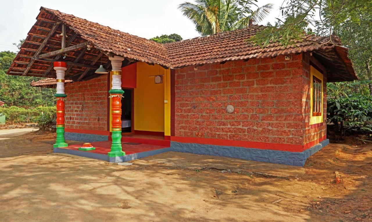 Hotel Allaranda Homestay Madikeri Exterior photo